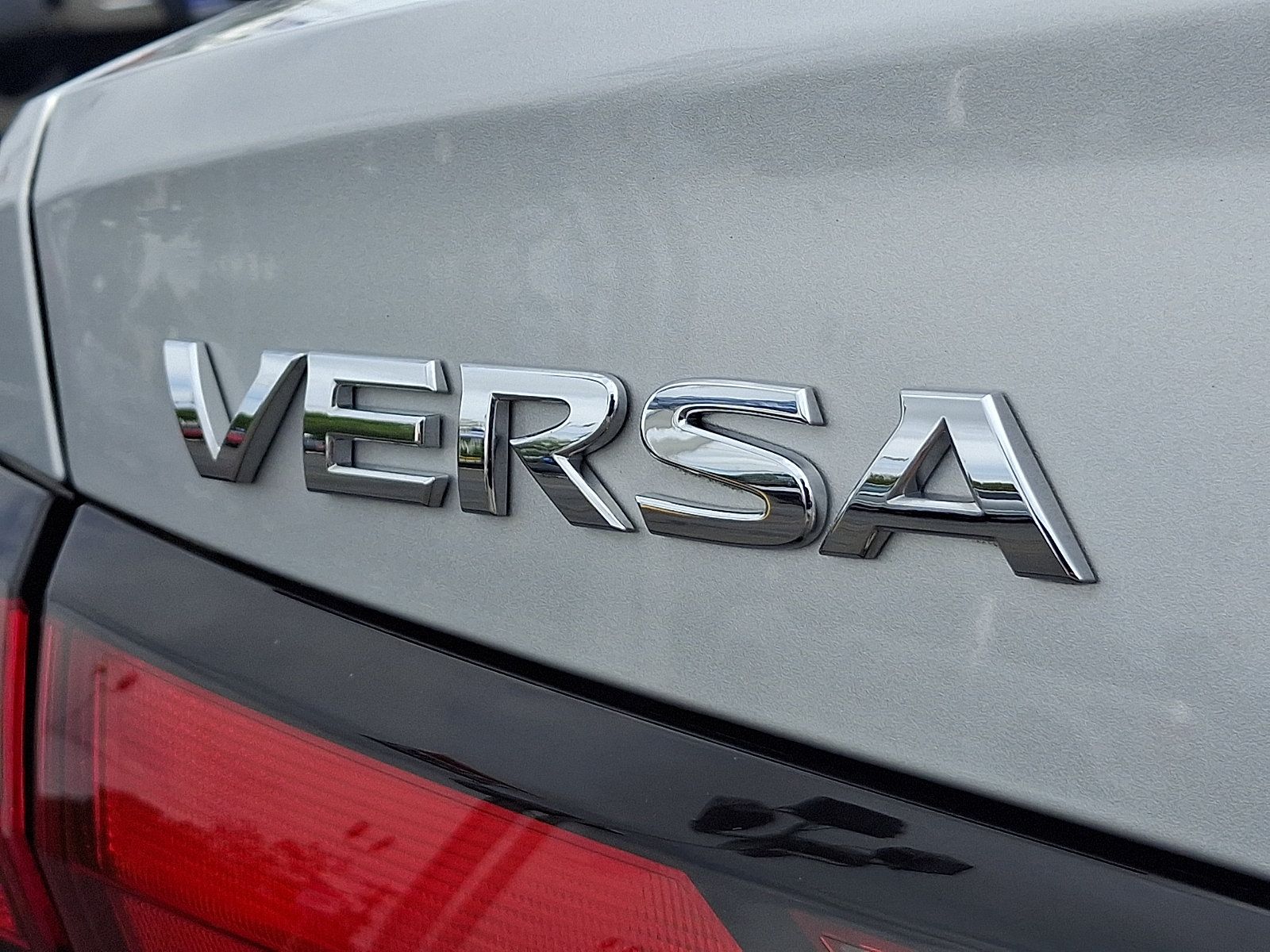 Used 2023 Nissan Versa S w/ Trunk Package FWD image 29