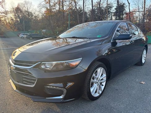 Used 2018 Chevrolet Malibu LT image 1