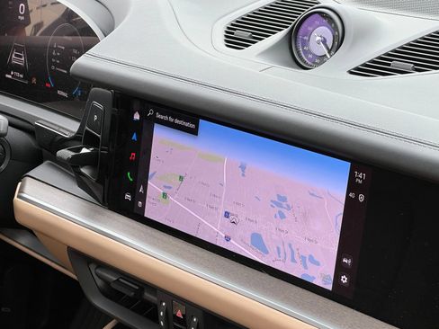 Certified 2024 Porsche Cayenne Coupe AWD/4WD image 38