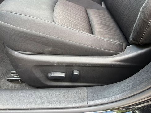 Used 2025 Nissan Altima 2.5 SV FWD image 13