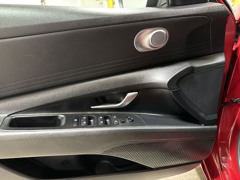 Used 2021 Hyundai Elantra SEL FWD image 19