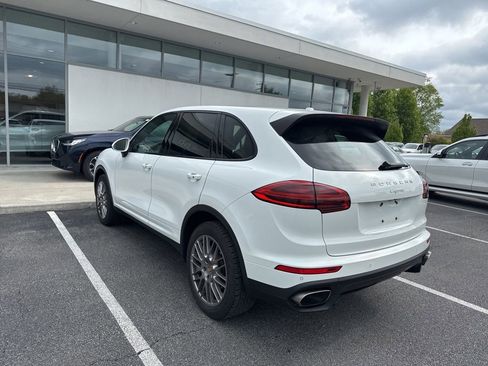 Used 2016 Porsche Cayenne AWD/4WD image 5