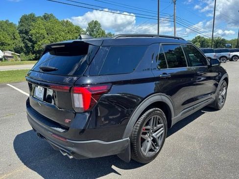 Used 2025 Ford Explorer ST AWD/4WD image 9