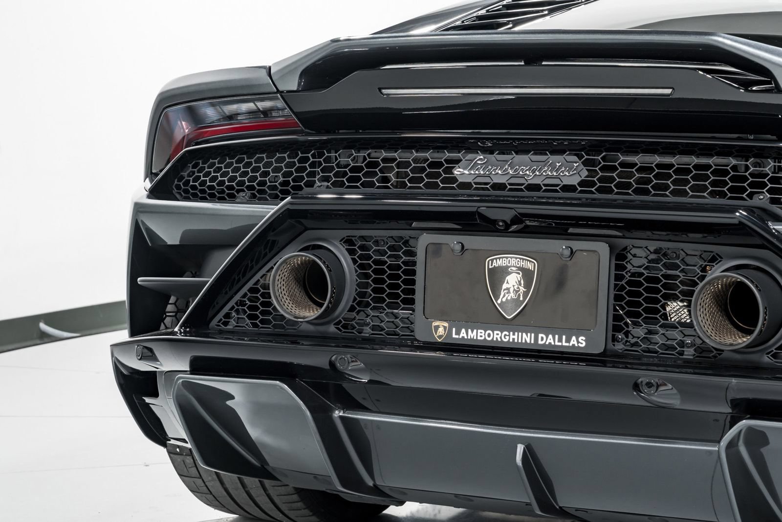 Used 2021 Lamborghini Huracan EVO RWD image 50
