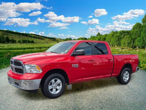 Used 2019 RAM 1500 Classic SLT AWD/4WD image 2