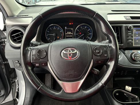 Used 2018 Toyota RAV4 Limited image 21