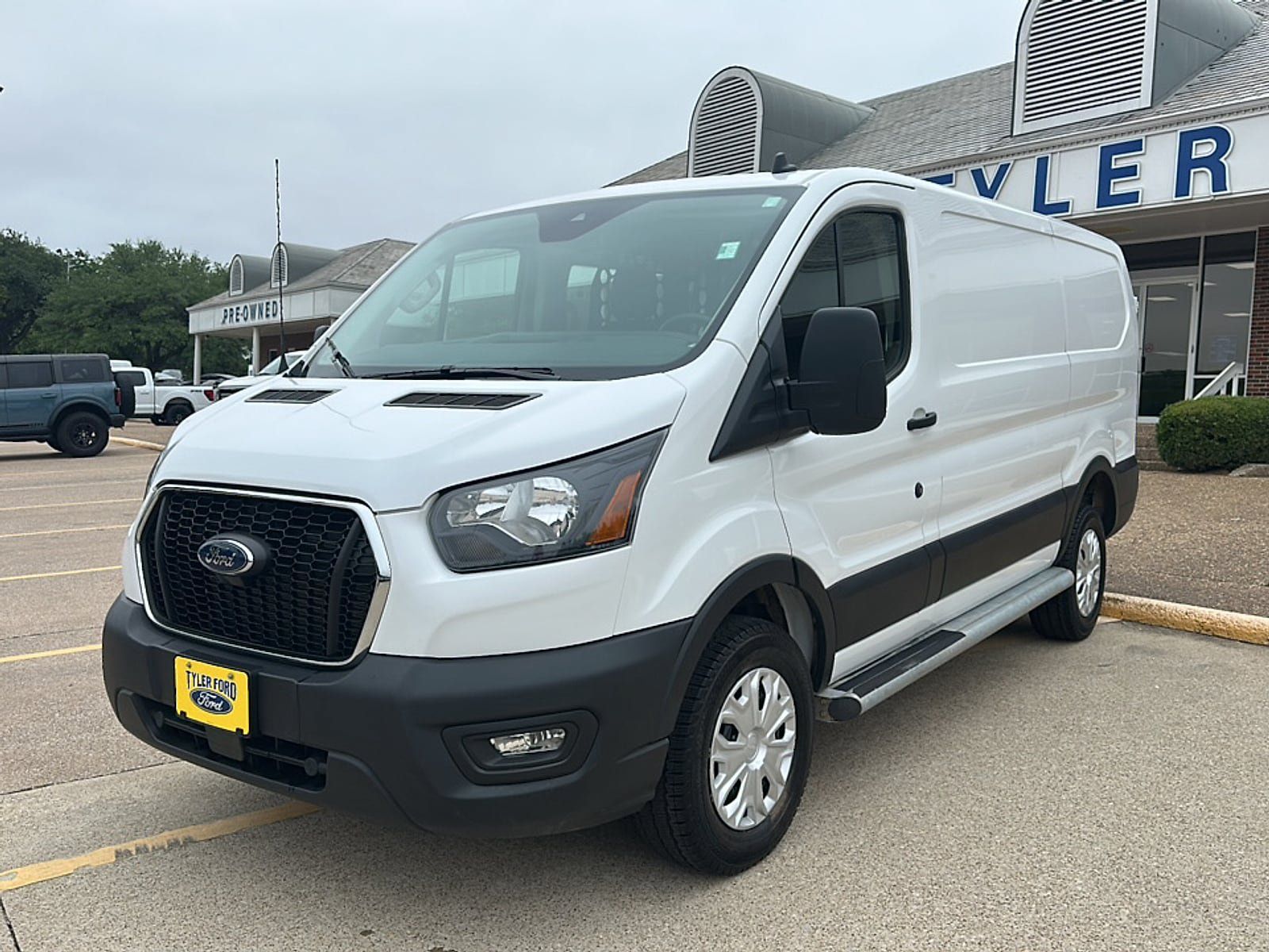 Used 2025 Ford Transit 250 Low Roof w/ Exterior Upgrade Package RWD image 1
