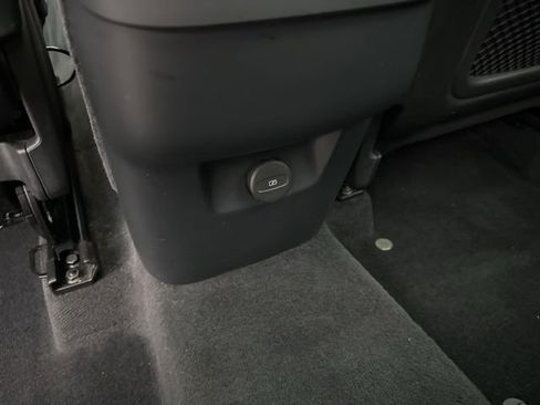 Certified 2023 Volvo XC90 B5 Core w/ Climate Package image 16