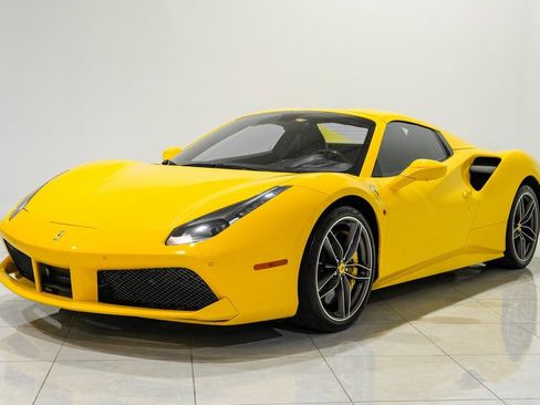 Used 2017 Ferrari 488 Spider image 2