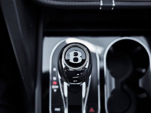 Used 2021 Bentley Bentayga AWD/4WD image 68