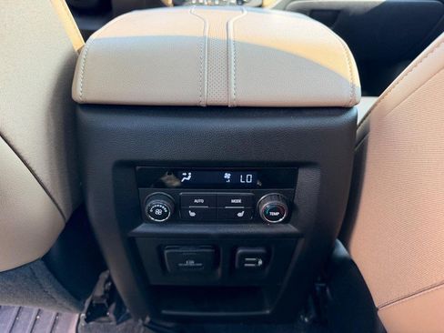 Used 2023 Chevrolet Traverse Premier w/ LPO, Floor Liner Package AWD/4WD image 12
