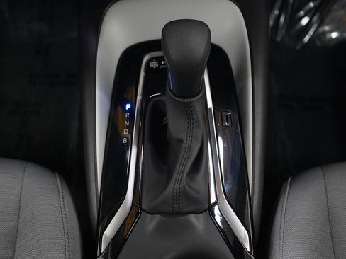 Used 2025 Toyota Corolla SE image 17