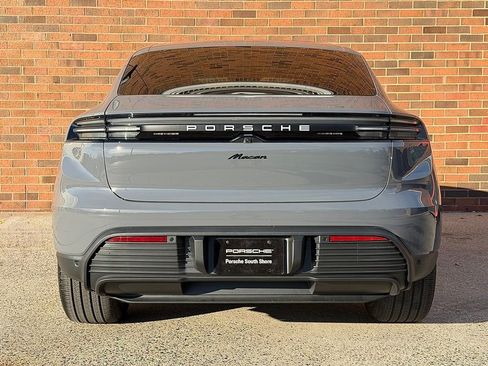 New 2025 Porsche Macan Electric RWD image 6