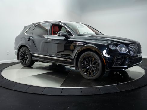 Used 2021 Bentley Bentayga w/ First Edition Specification AWD/4WD image 12