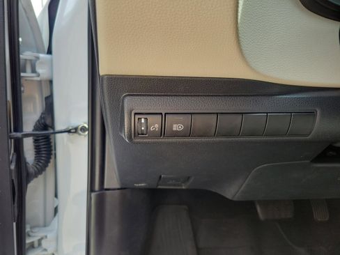 Used 2022 Toyota Corolla LE FWD image 11