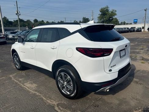 Used 2024 Chevrolet Blazer LT w/ Convenience Package FWD image 5