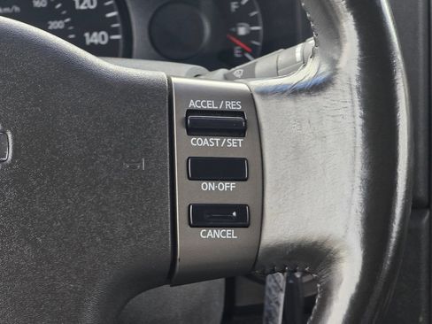 Used 2004 Nissan Titan SE image 16