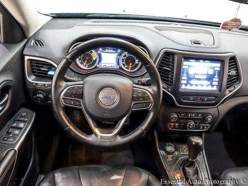 Used 2021 Jeep Cherokee Latitude Lux w/ Comfort/Convenience Group AWD/4WD image 16