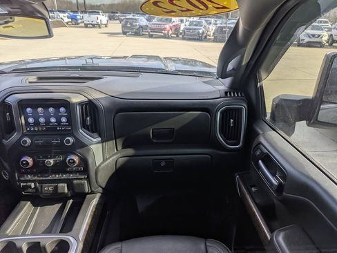 Used 2022 GMC Sierra 2500 Denali image 4