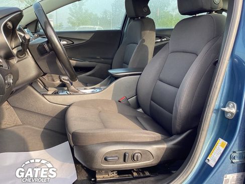 Used 2025 Chevrolet Malibu RS w/ LPO, Floor Liner Package FWD image 11