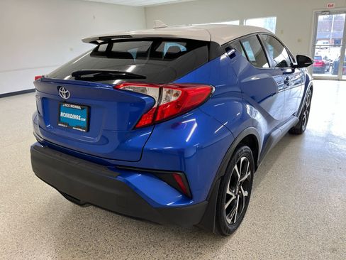 Used 2018 Toyota C-HR XLE image 5