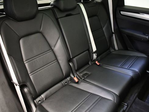 Used 2023 Porsche Cayenne S image 57