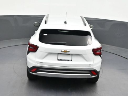 Used 2024 Chevrolet Trax LT FWD image 21