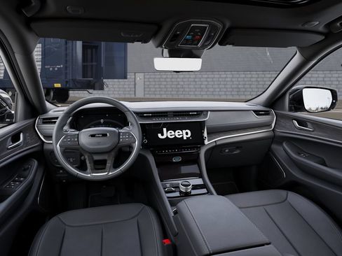 New 2026 Jeep Grand Cherokee Limited w/ Luxury Tech Group II AWD/4WD image 14