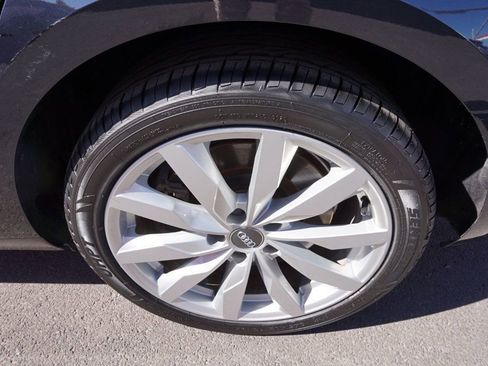 Used 2017 Audi A4 2.0T Premium w/ Convenience Package image 12
