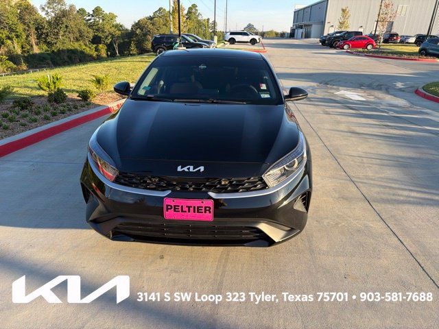 Used 2023 Kia Forte LX FWD image 2