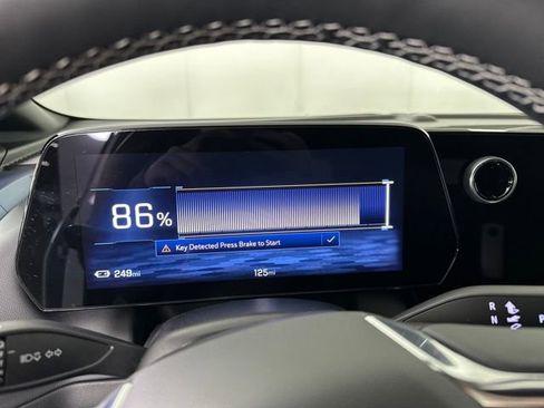 Used 2024 Chevrolet Equinox EV LT image 17