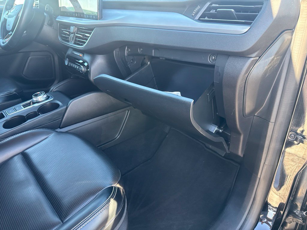 Used 2024 Ford Escape Platinum AWD/4WD image 52