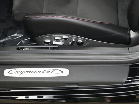 Used 2018 Porsche 718 Cayman GTS image 20