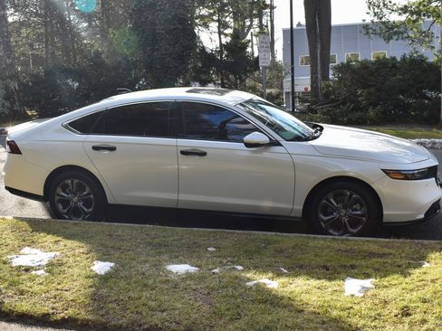 Used 2024 Honda Accord EX-L image 10