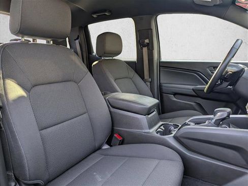 Used 2024 Chevrolet Colorado LT w/ LT Convenience Package image 23