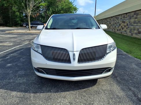 Used 2015 Lincoln MKT AWD w/ Equipment Group 201A image 3