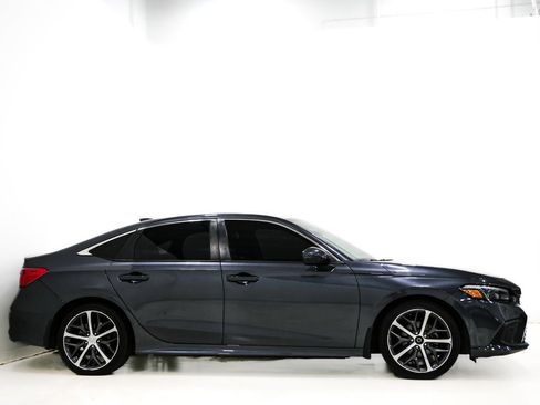 Used 2022 Honda Civic Touring image 5
