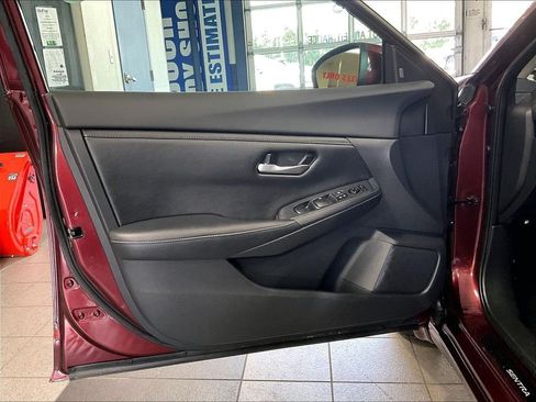 Used 2021 Nissan Sentra SV FWD image 9