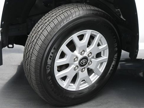 Used 2024 Toyota Tacoma SR5 AWD/4WD image 19