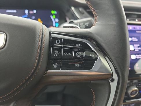 Used 2022 Jeep Grand Cherokee Summit w/ Advanced Protech Group IV image 38