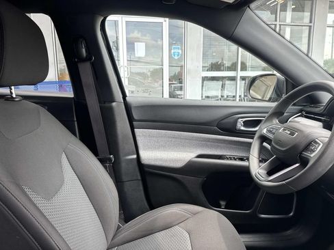 Used 2025 Jeep Compass Sport AWD/4WD image 10