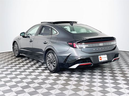 Used 2025 Hyundai Sonata Limited image 6