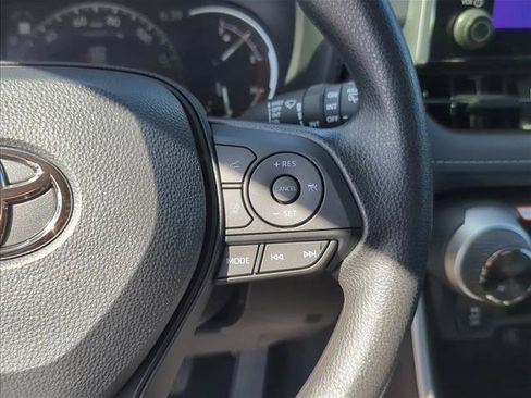 Certified 2025 Toyota RAV4 XLE w/ Convenience Package FWD image 17