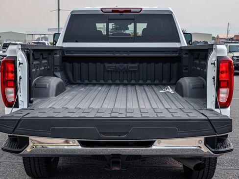 Used 2025 GMC Sierra 2500 SLE w/ SLE Value Package; AWD/4WD image 7