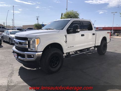 Used 2017 Ford F250 XLT w/ XLT Value Package AWD/4WD image 5