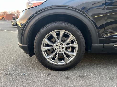 Used 2022 Ford Explorer XLT w/ Equipment Group 202A image 31