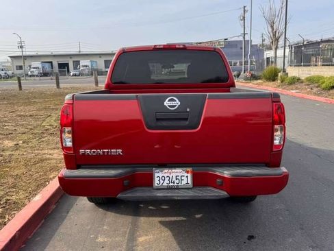 Used 2012 Nissan Frontier SV w/ Sport Appearance Pkg image 4