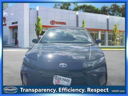 Used 2025 Toyota Camry LE w/ Convenience Package image 2