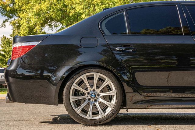 Used 2010 BMW M5 RWD image 8