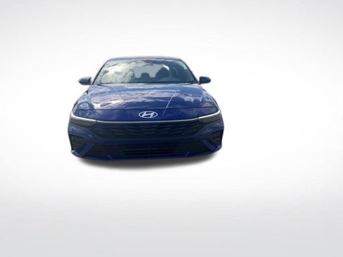 Used 2024 Hyundai Elantra SEL FWD image 8